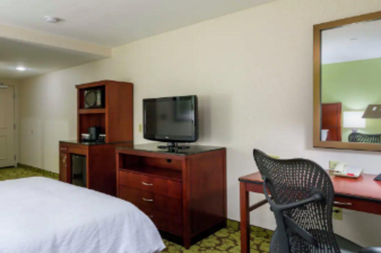 Hilton Garden Inn Queens/Jfk New York Dış mekan fotoğraf