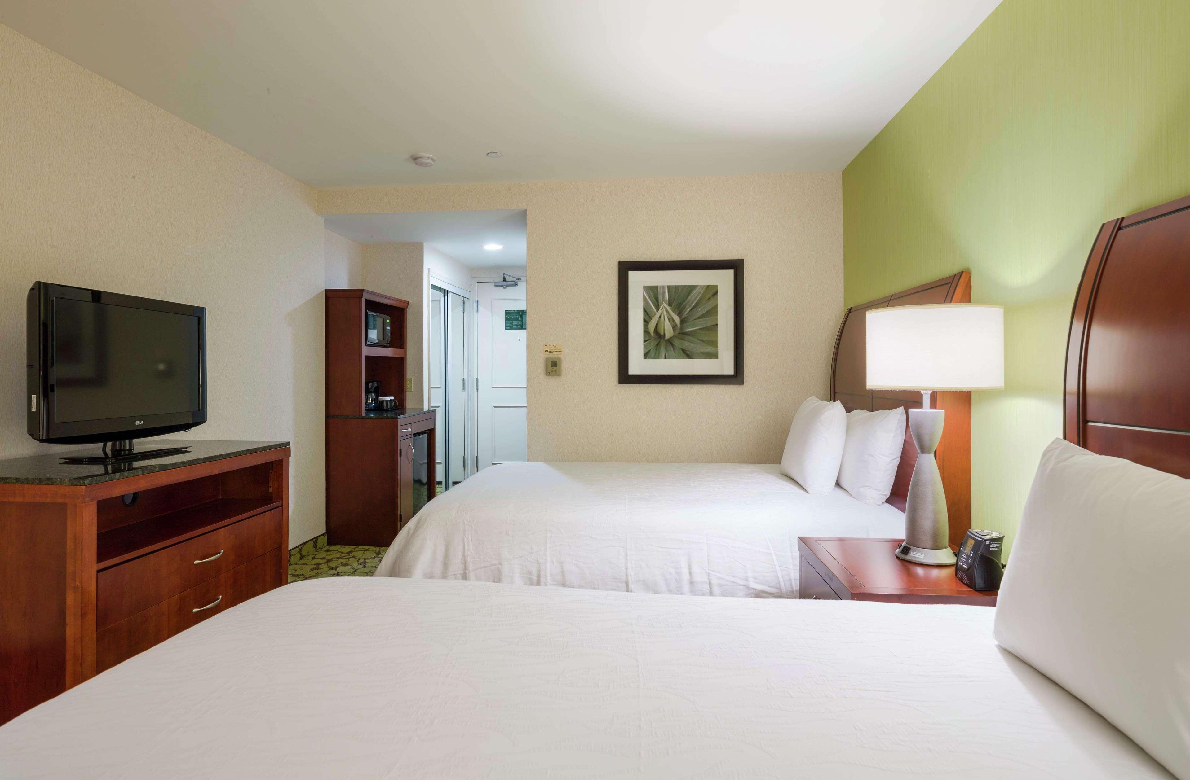 Hilton Garden Inn Queens/Jfk New York Dış mekan fotoğraf